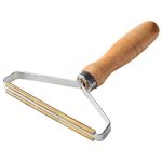 Perie pentru curatare scame si par de animale NEXTLY, reutilizabila, ergonomica, maner lemn, lama cupru