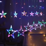 Instalatie de Craciun tip perdea NEXTLY, interconectabila, lumini LED RGB, 8 jocuri de lumini, 3 metri latime, pentru interior/usa/geam/perete, telecomanda pe fir, conectare la priza, stele mici si ma